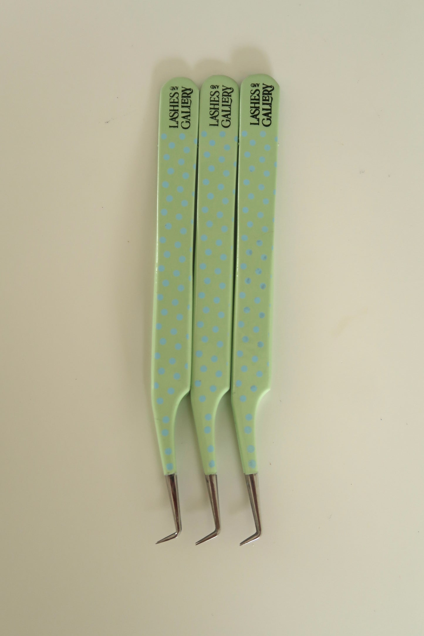 Short 90 degree tweezer